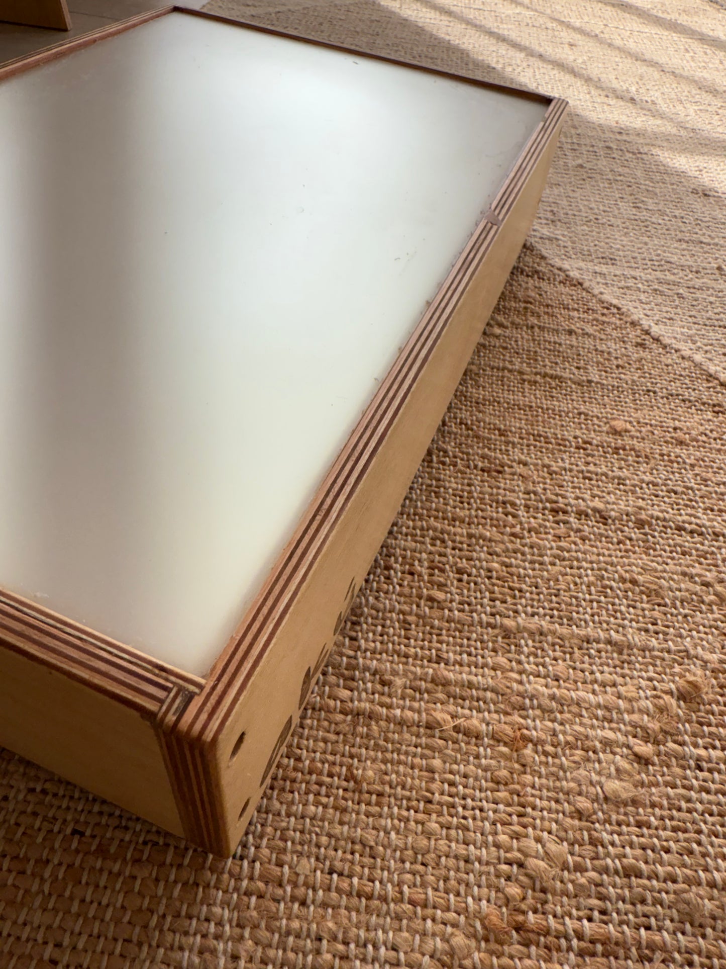 Caja de Luz Akú
